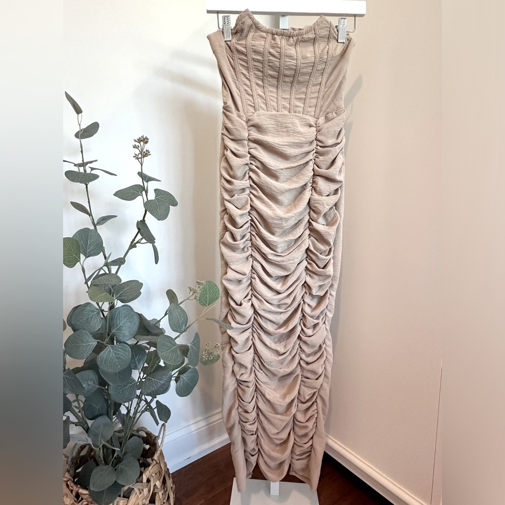 PrettyLittleThing Stone Bandeau Cowl Detail Ruched MIDI Dress Size 0 - Picture 5 of 16